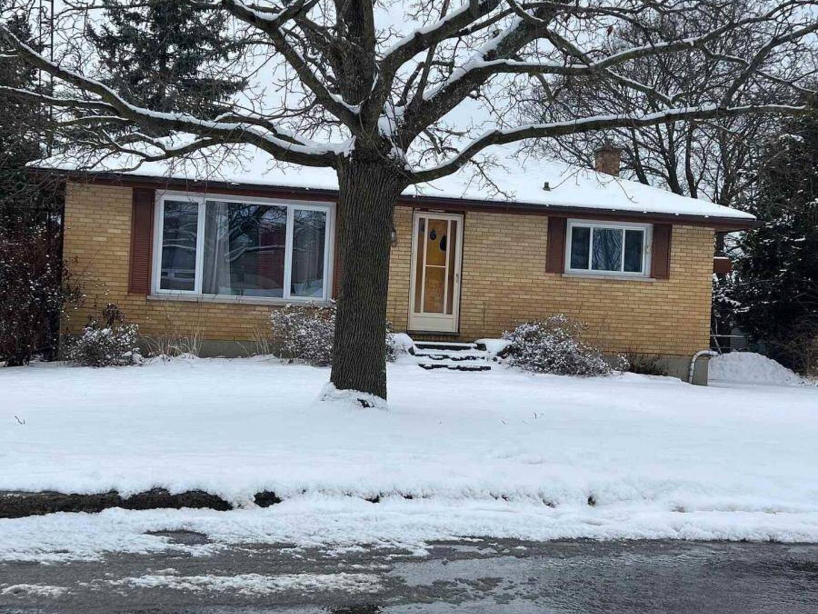 10 PATRICK STREET, Quinte West, Ontario K8V 4B3