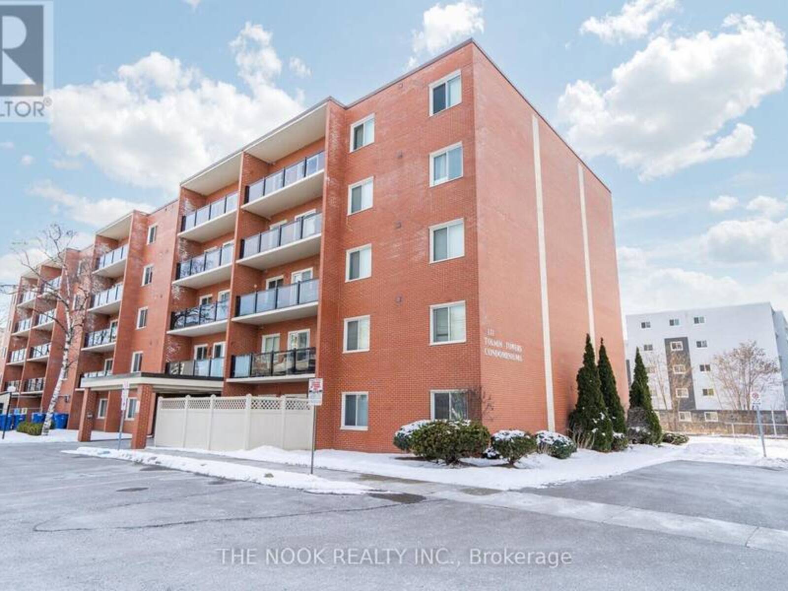 407 - 131 TAUNTON ROAD E, Oshawa, Ontario L1G 3T8