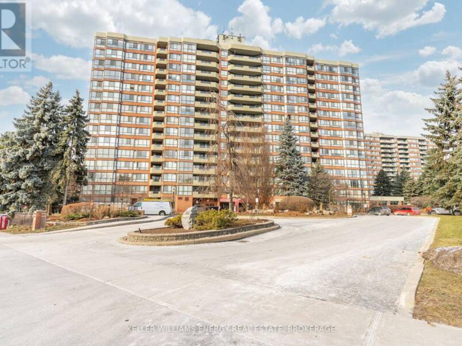 312 - 100 OBSERVATORY LANE, Richmond Hill, Ontario L4C 1T4