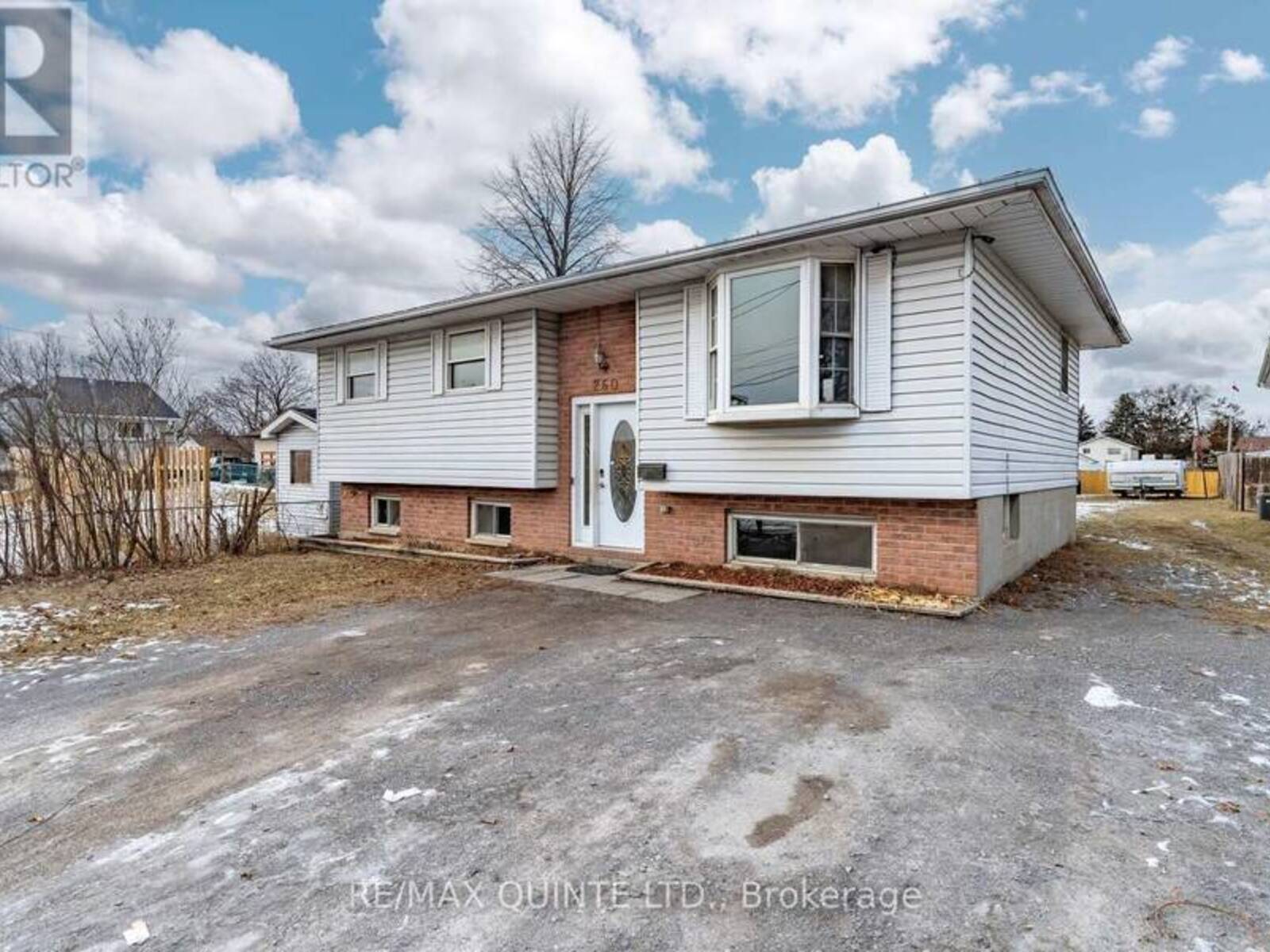 260 COLLEGE STREET E, Belleville, Ontario K8N 5P7