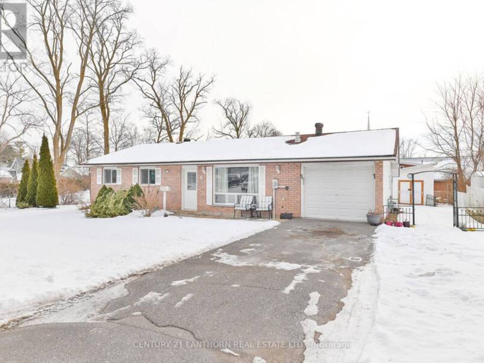 5 CRAWFORD DRIVE, Marmora, Ontario K0K 2M0