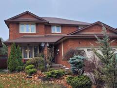 436 LABRADOR DRIVE Oshawa Ontario, L1H 7E9