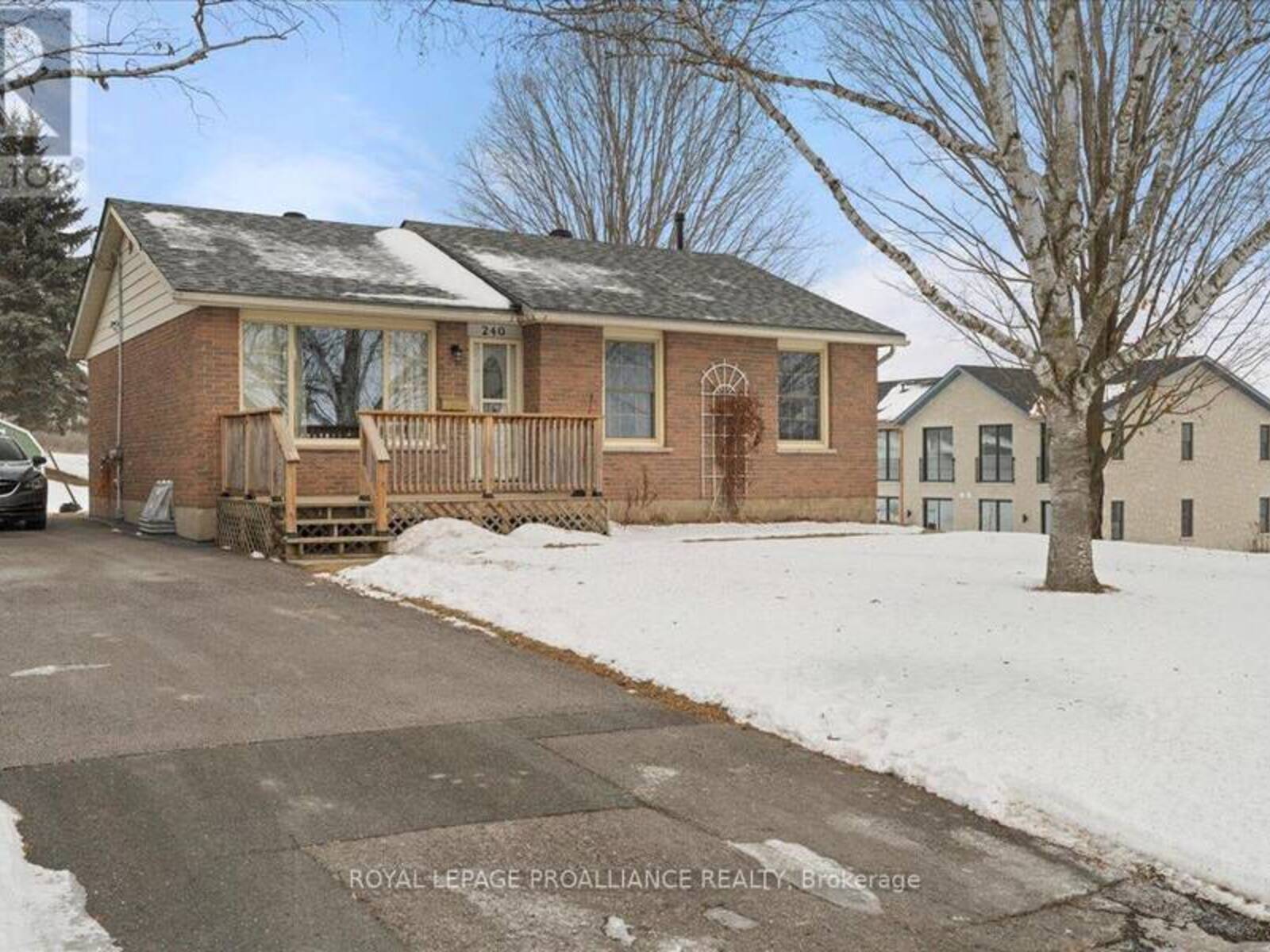 240 IRETON STREET, Campbellford, Ontario K0L 1L0