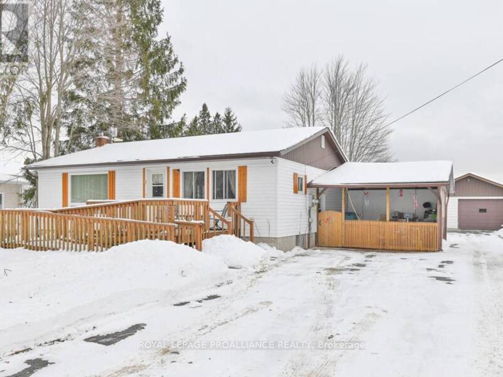 35 JOHN STREET, Tweed, Ontario K0H 1P0