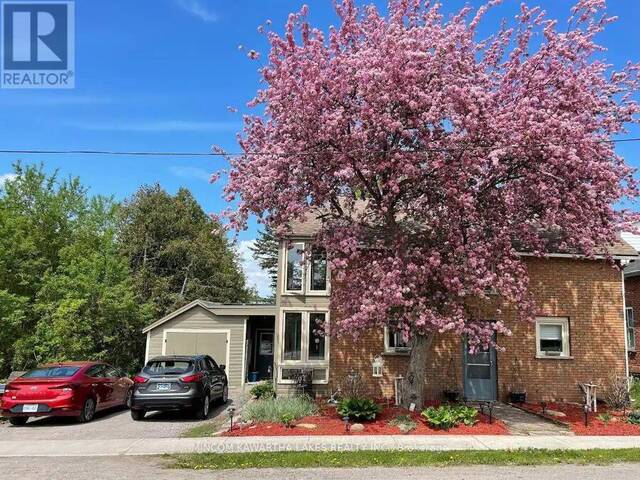 800 HUNTER STREET Selwyn Ontario, K0L 1H0 - 4 Bedrooms Home For Sale