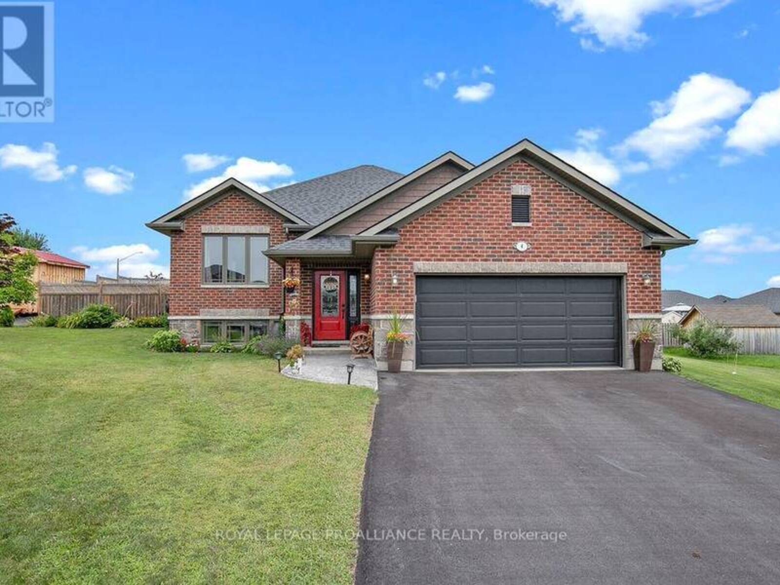 4 ASHWOOD CRESCENT, Quinte West, Ontario K0K 2C0