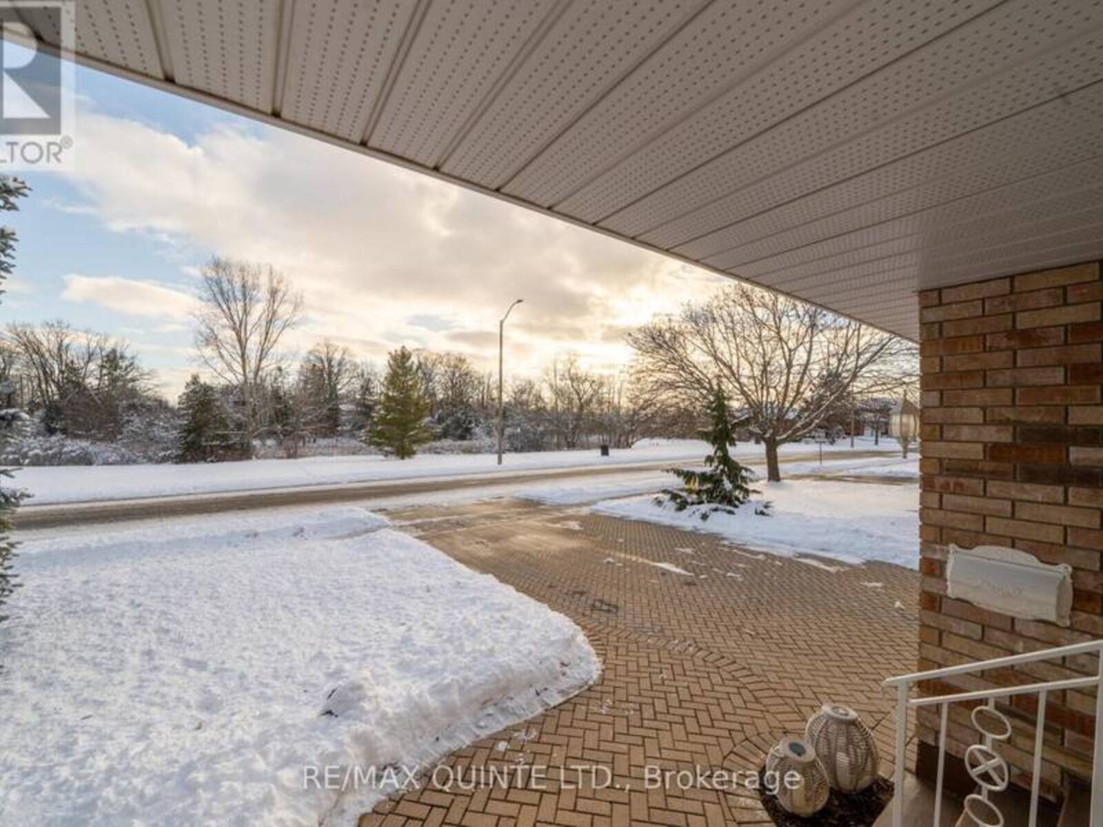 20 OAK RIDGE BOULEVARD, Belleville, Ontario K8N 5W1