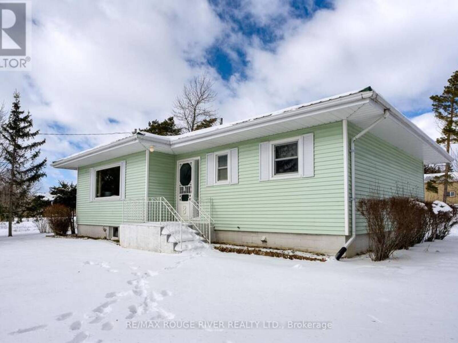 1017 S. BIG ISLAND ROAD, Prince Edward, Ontario K0K 1W0