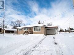 42 POTTINGER STREET Lindsay Ontario, K9V 3X8