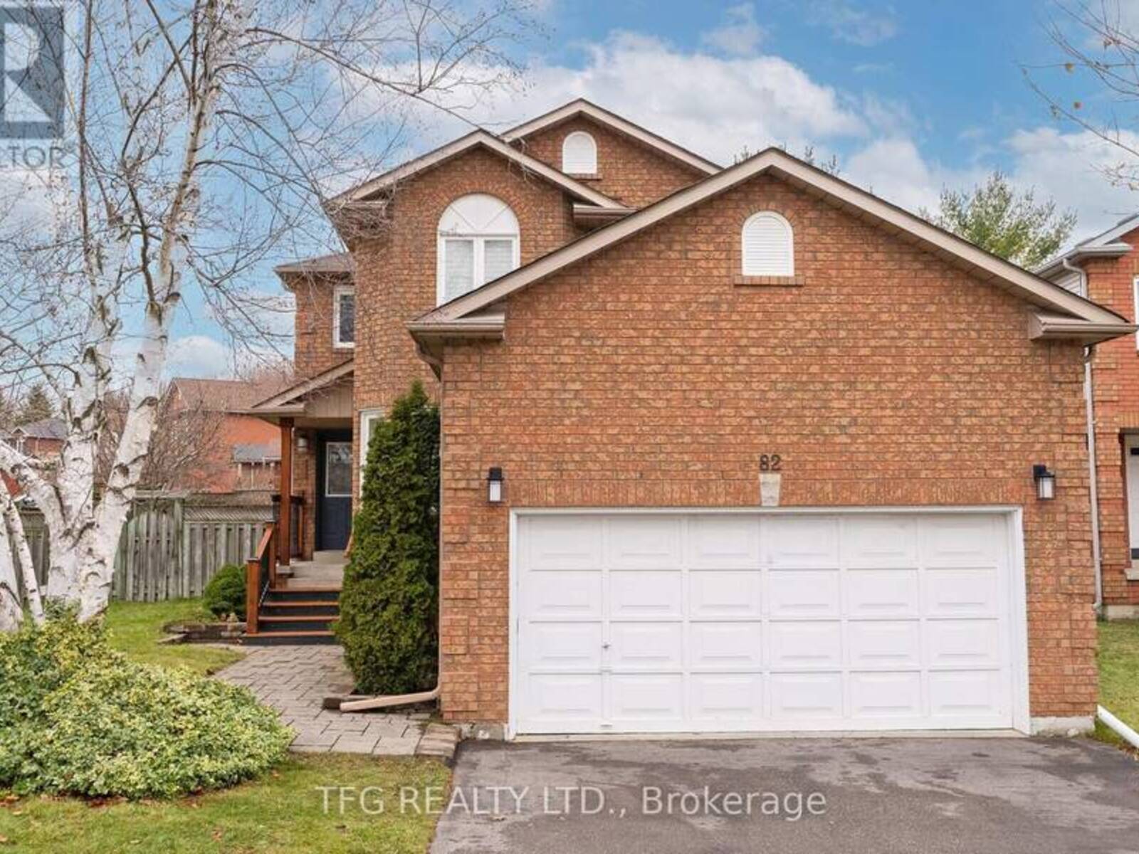 82 APPLE BLOSSOM BOULEVARD, Clarington, Ontario L1C 4M4