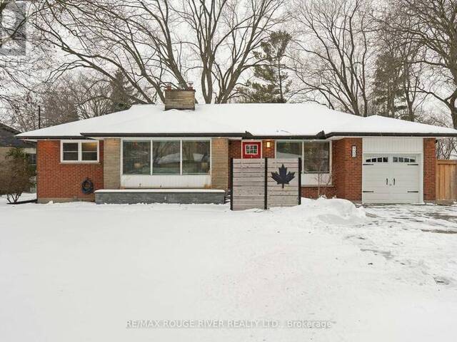 900 HENRY STREET Whitby Ontario, L1N 5E5 - 4 Bedrooms Home For Sale