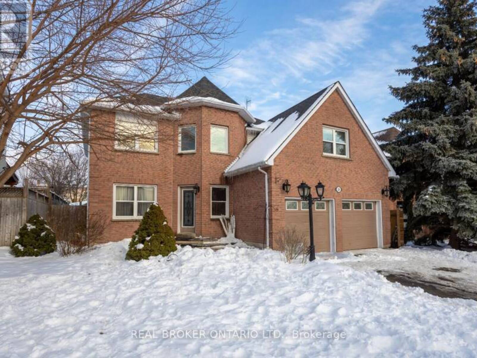 28 FAIRMEADOW PLACE, Whitby, Ontario L1N 8W5