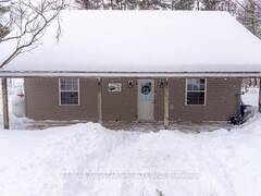 2 OAKWOOD DRIVE Fenelon Falls Ontario, K0M 1N0