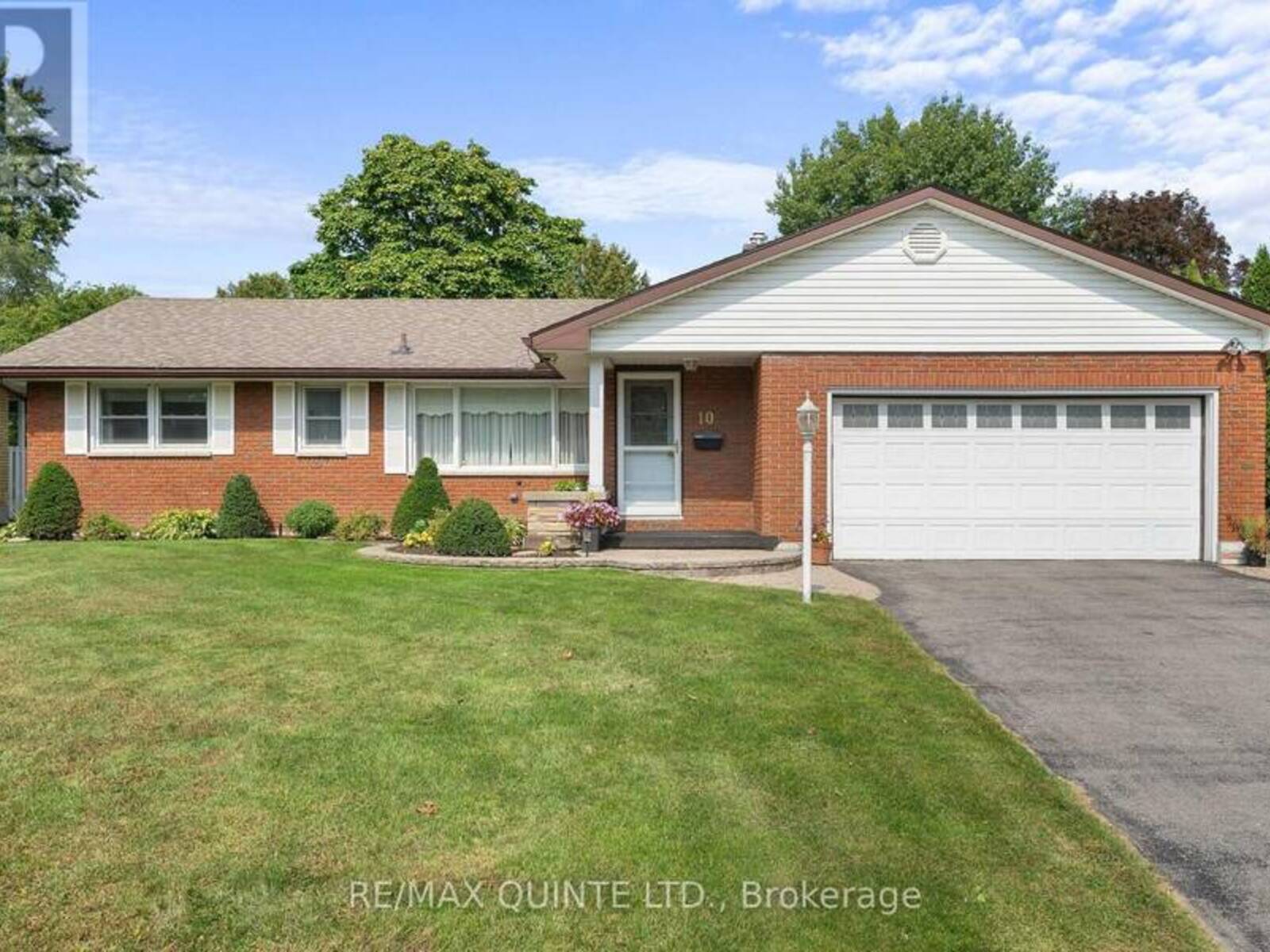 10 SUNSET DRIVE, Belleville, Ontario K8N 1Y3