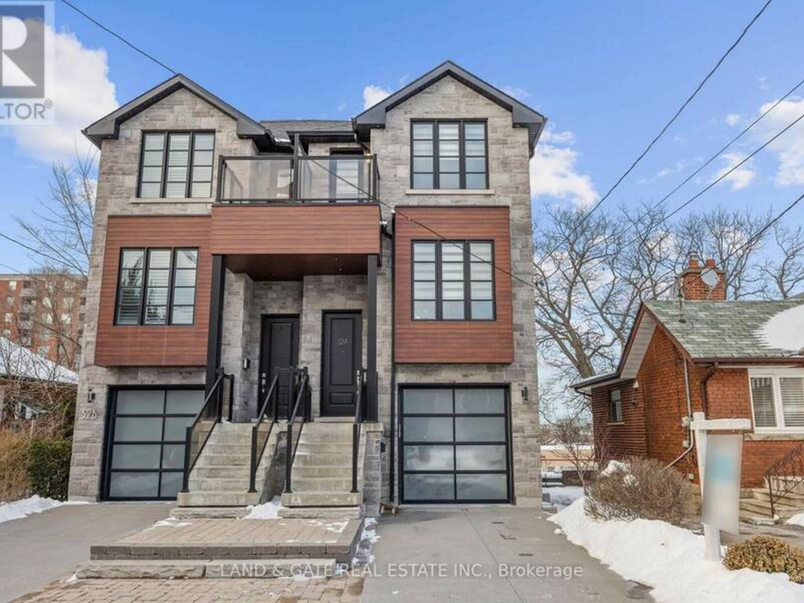 32A VENN CRESCENT, Toronto, Ontario M6M 1S4