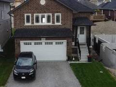 206 O'NEIL STREET W Selwyn Ontario, K9K 0H5