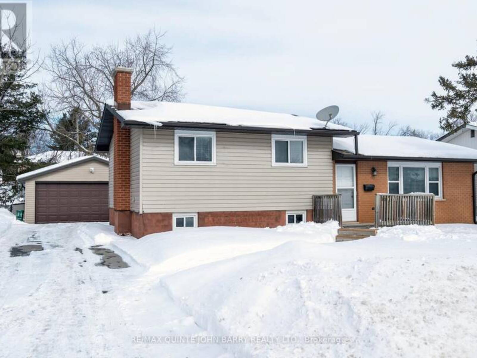 14 HOLLANDALE AVENUE, Quinte West, Ontario K8V 2C4