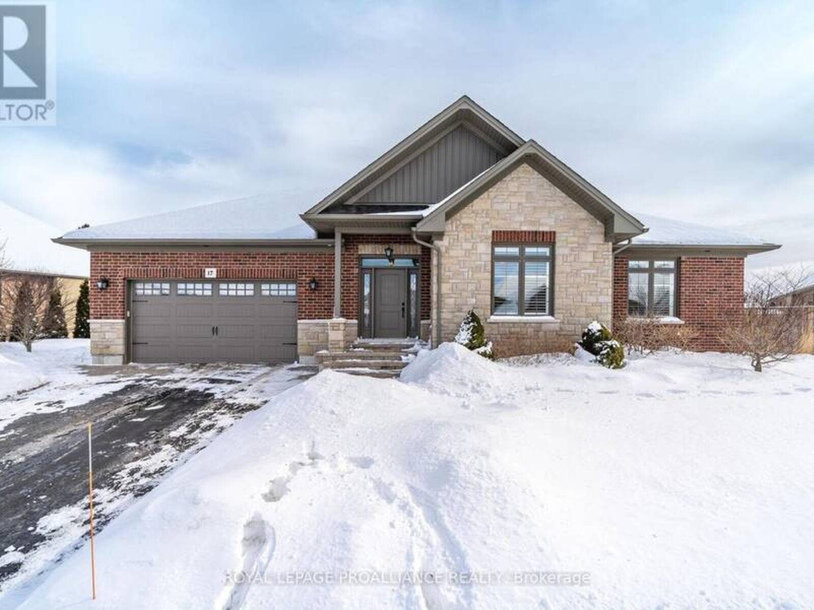 17 ROSSLYN DRIVE, Brighton, Ontario K0K 1H0