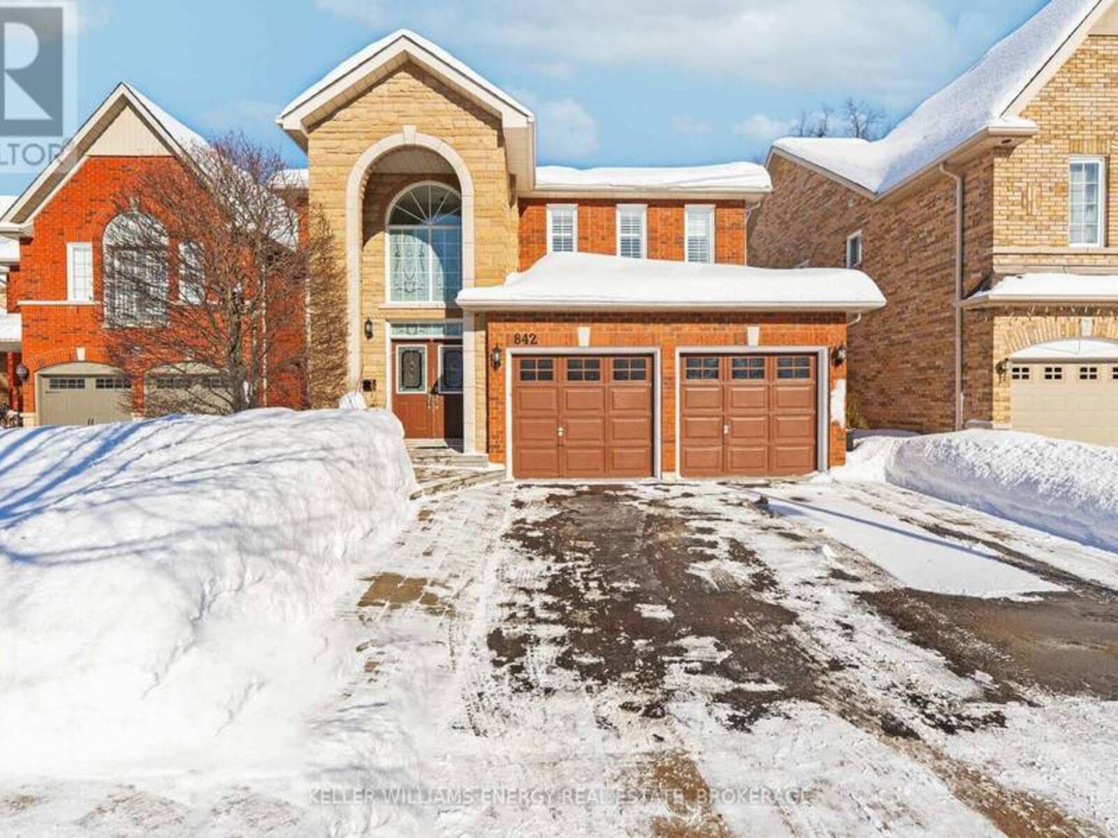 842 DARWIN DRIVE, Pickering, Ontario L1X 2V6