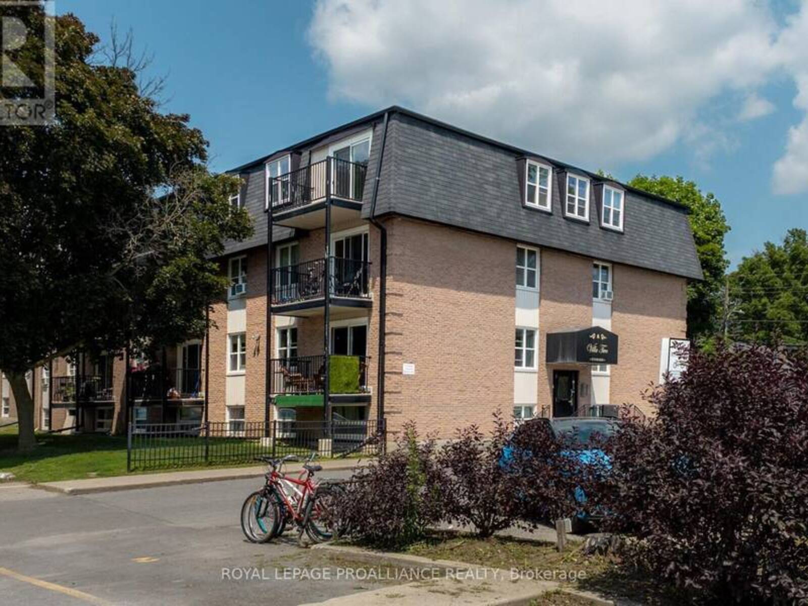 202 - 25 COLLEGE STREET E, Belleville, Ontario K8P 2E3