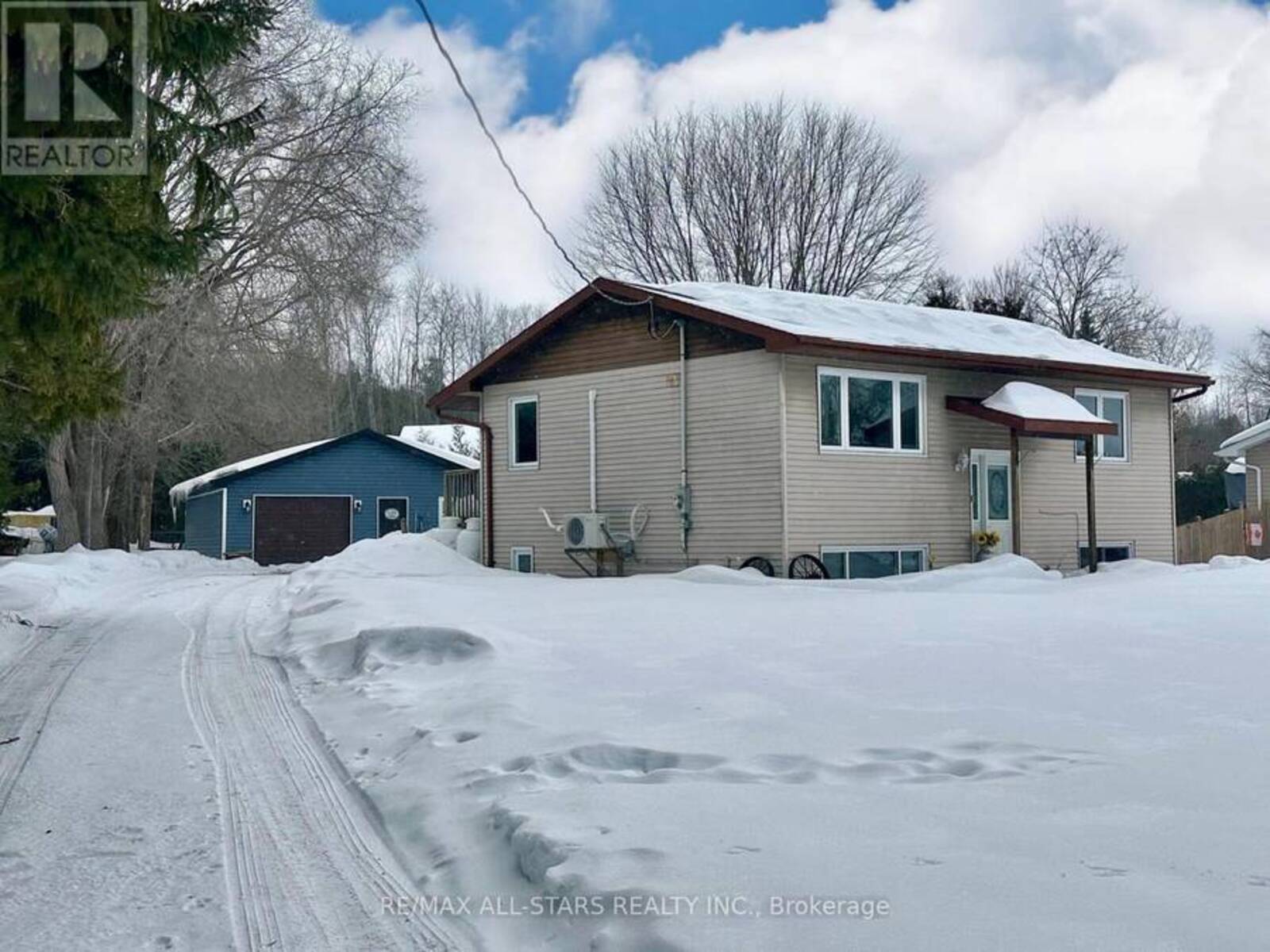 25 MAPLE GROVE ROAD, Lindsay, Ontario K9V 4R6