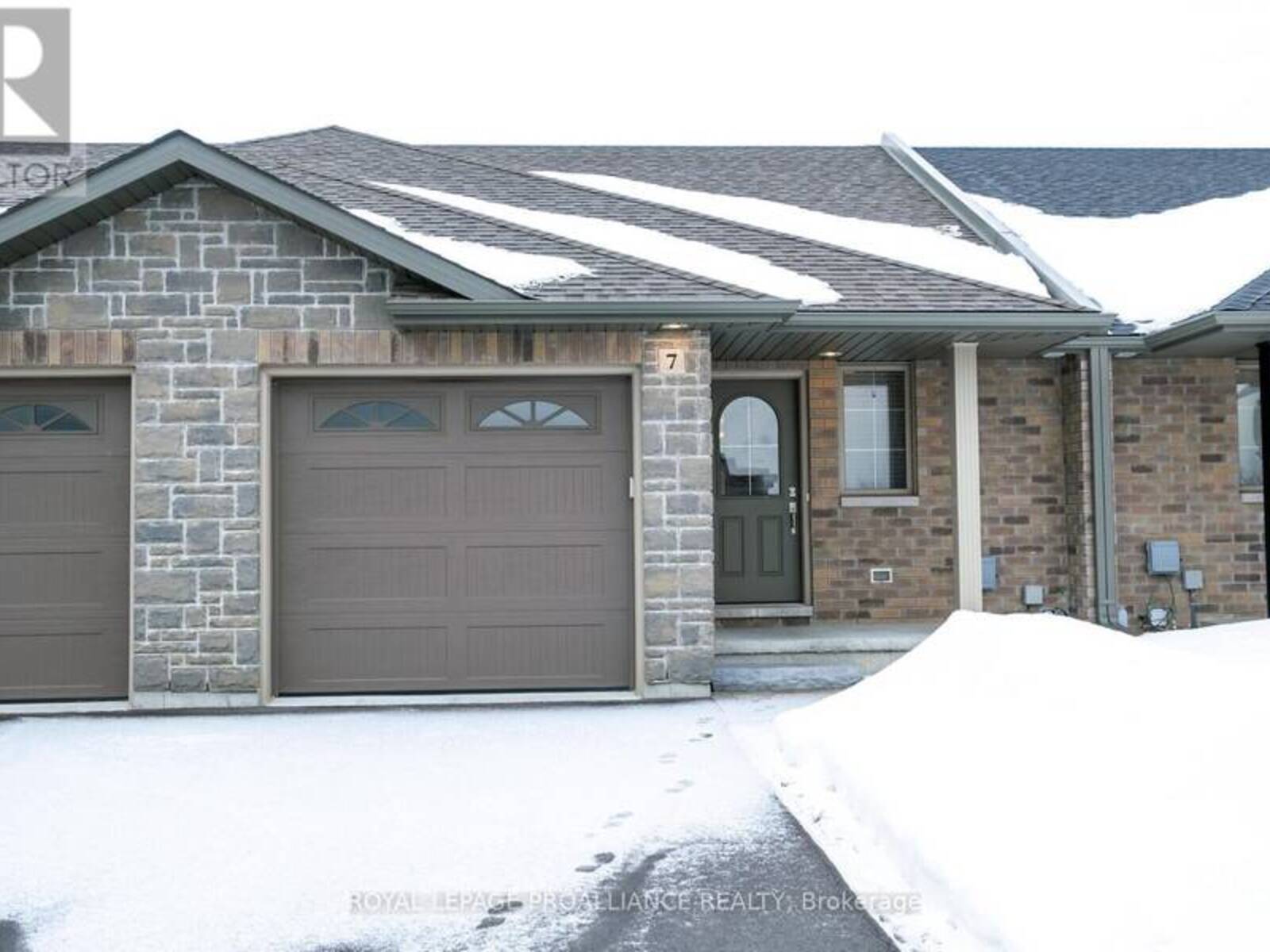 7 HILLSIDE MEADOWS DRIVE, Quinte West, Ontario K8V 0J5