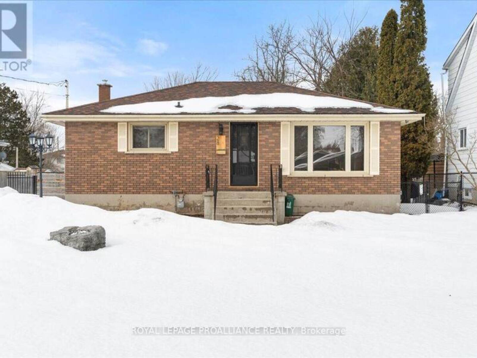 28 GLENDALE ROAD, Belleville, Ontario K8P 4H5