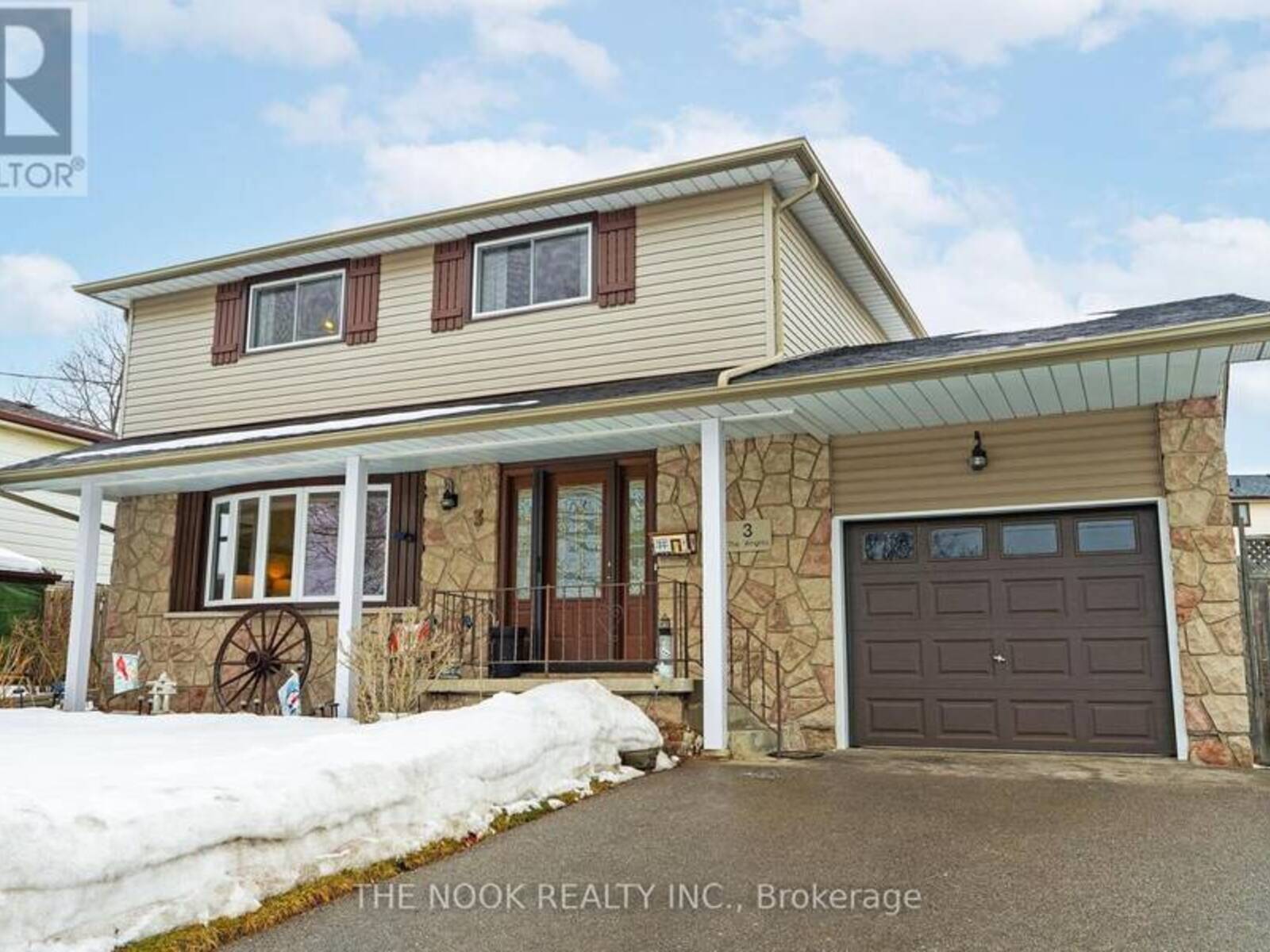 3 STRIKE AVENUE, Clarington, Ontario L1C 1K2