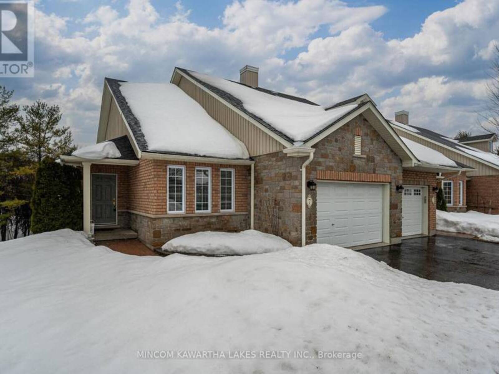 7 VILLAGE CRESCENT, Peterborough, Ontario K9J 8S7