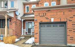 42 JAYS DRIVE | Whitby Ontario | Slide Image Three