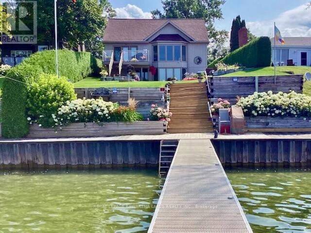 24 MCLENNANS BCH ROAD Brock Ontario, L0K 1A0 - 4 Bedrooms Waterfront Home For sale