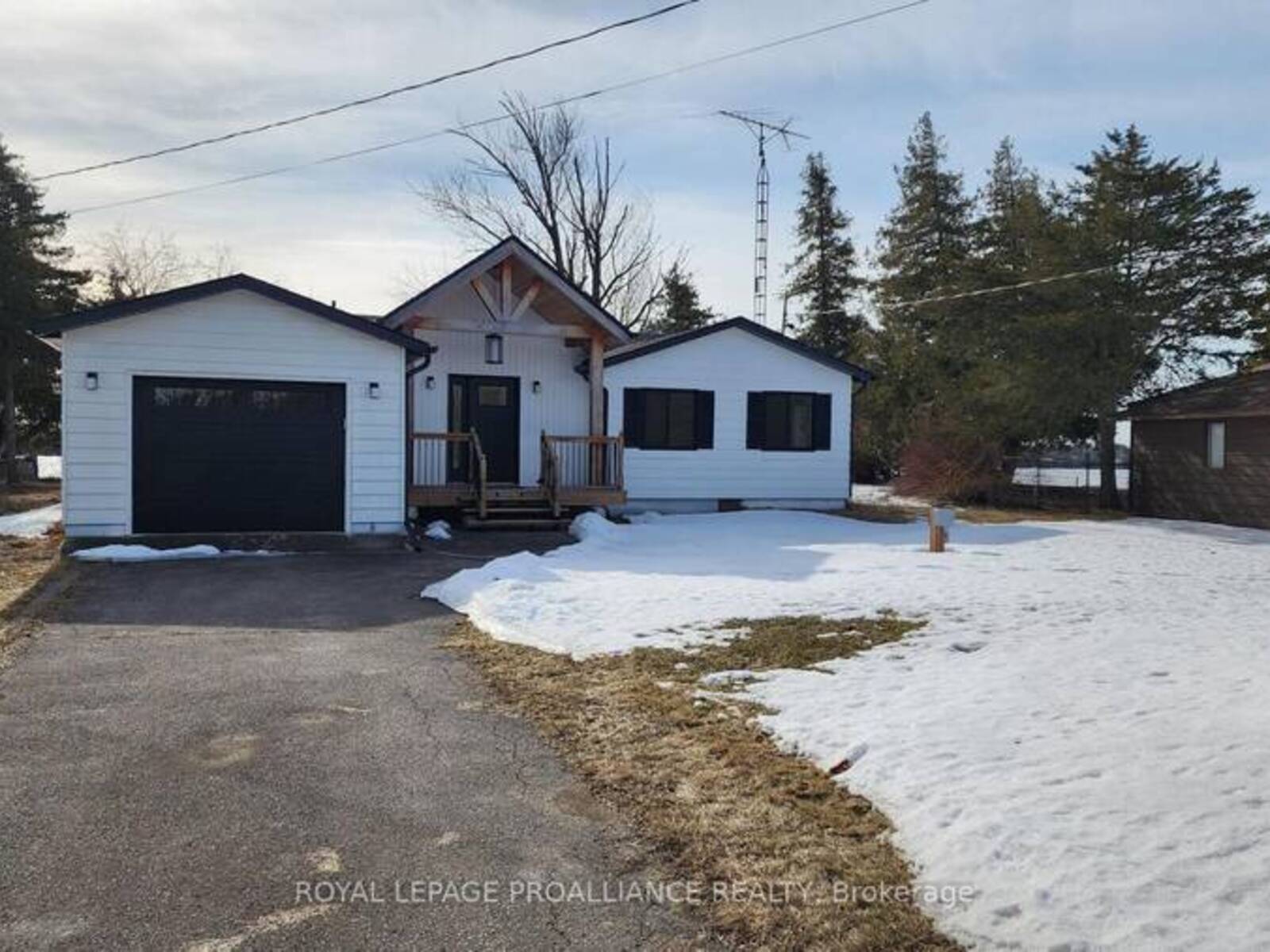 121 JUNIPER LANE, Prince Edward, Ontario K0K 1A0