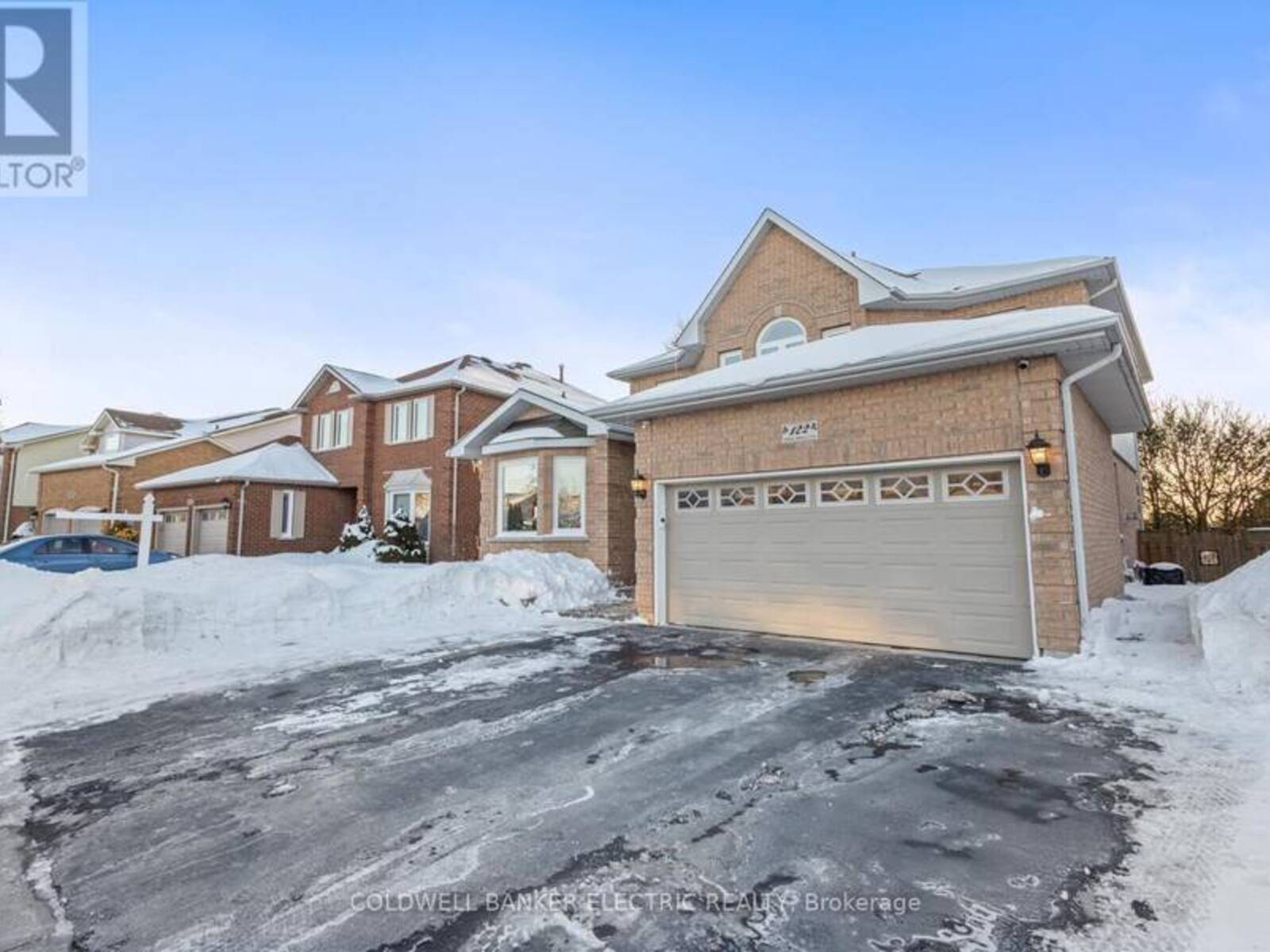 122 ROBERT ADAMS DRIVE, Clarington, Ontario L1E 2C4