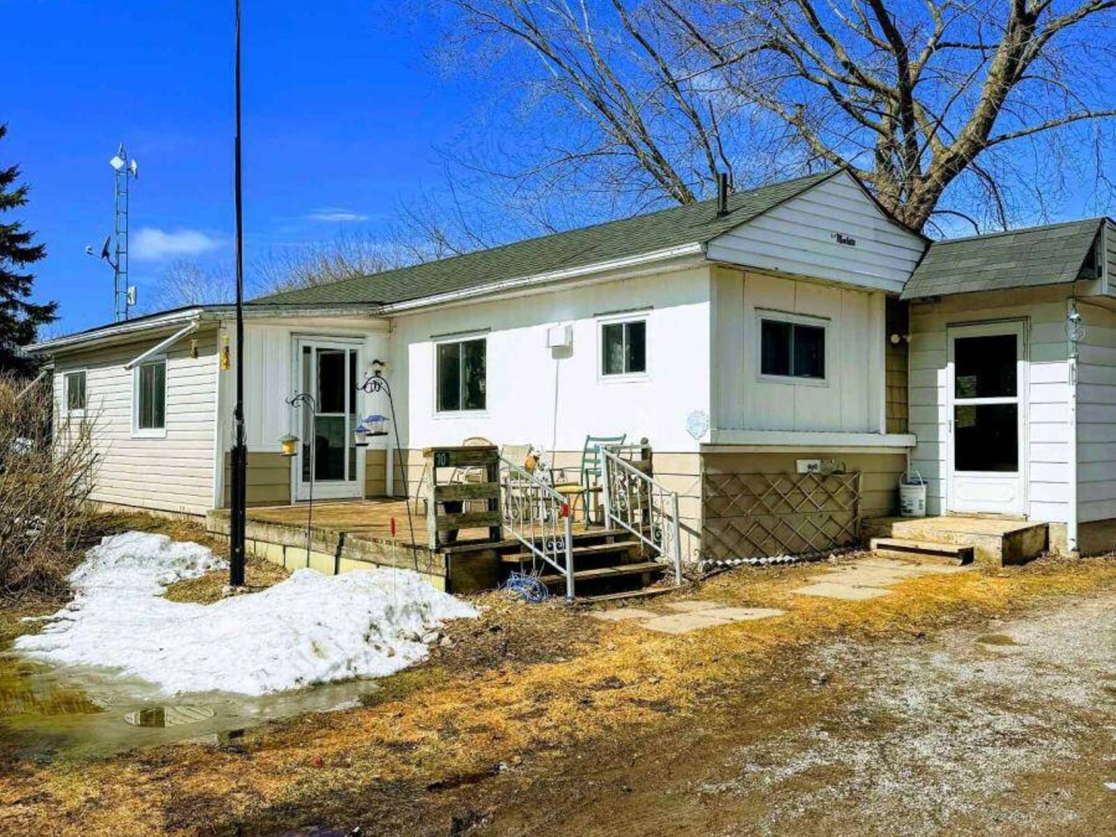 10 DRIFTWOOD CRESCENT, Lindsay, Ontario K9V 0K1