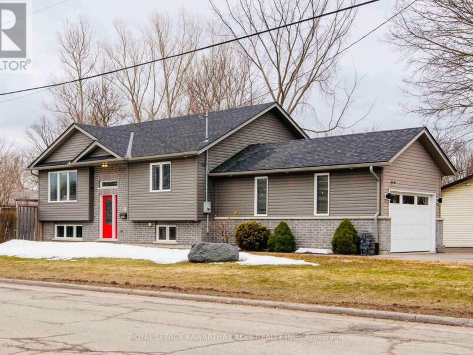 15 DURHAM STREET E, Lindsay, Ontario K9V 5R5