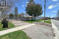 305 OSHAWA BOULEVARD S | Oshawa Ontario | Slide Image Five