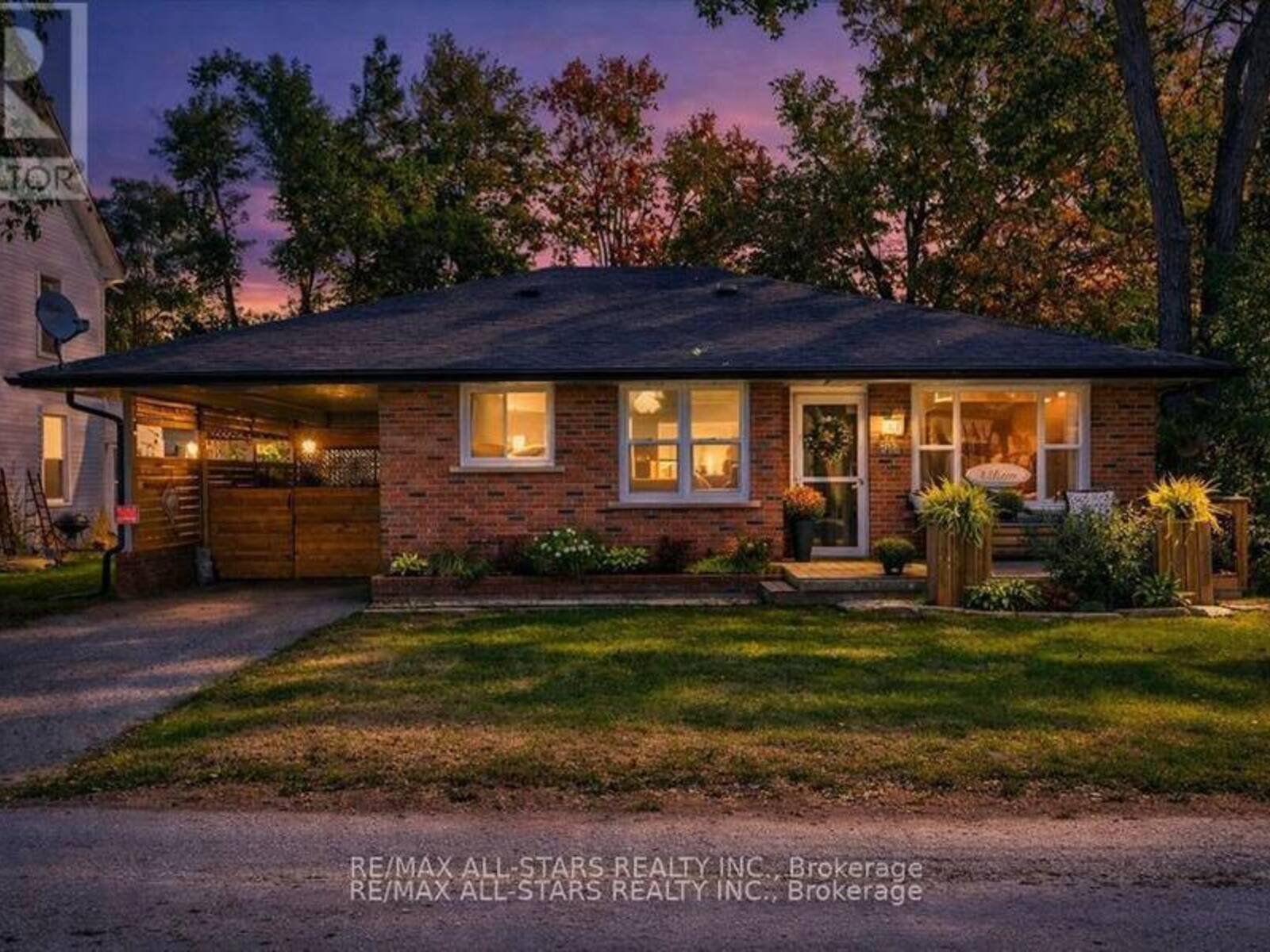 34 WILLIAM STREET, Bobcaygeon, Ontario K0M 1A0