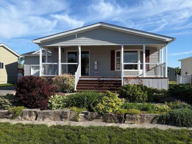 26 CREEKSIDE CIRCLE Kawartha Lakes Ontario, K0M 1L0 - 2 Bedrooms Home For Sale