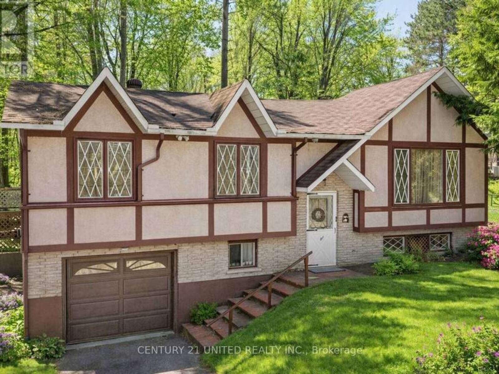 70 MCFADDEN ROAD, Apsley, Ontario K0L 1A0