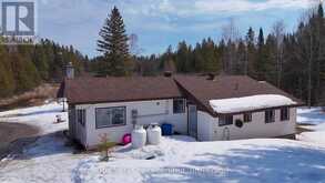 1046 DETLOR ROAD | Bancroft Ontario | Slide Image Five