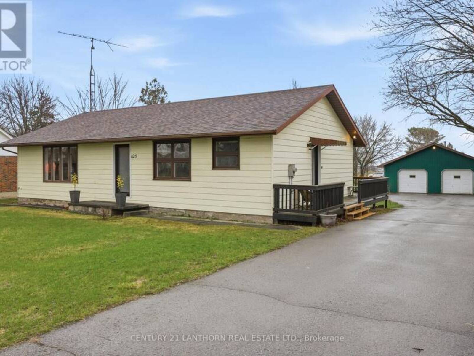 425 BLOOMFIELD MAIN STREET, Prince Edward, Ontario K0K 1G0