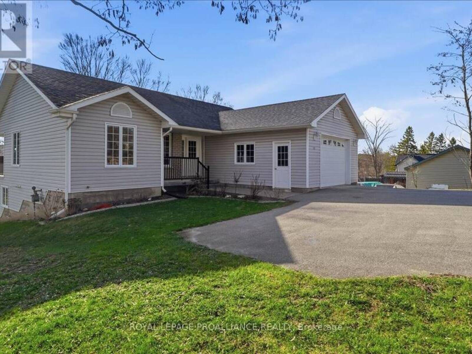 52 HORACE AVENUE, Madoc, Ontario K0K 2K0