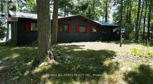 686 GRAND ISLAND | Fenelon Falls Ontario | Slide Image Twenty-four