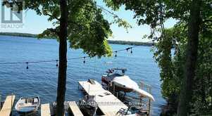 686 GRAND ISLAND | Fenelon Falls Ontario | Slide Image Twenty-six