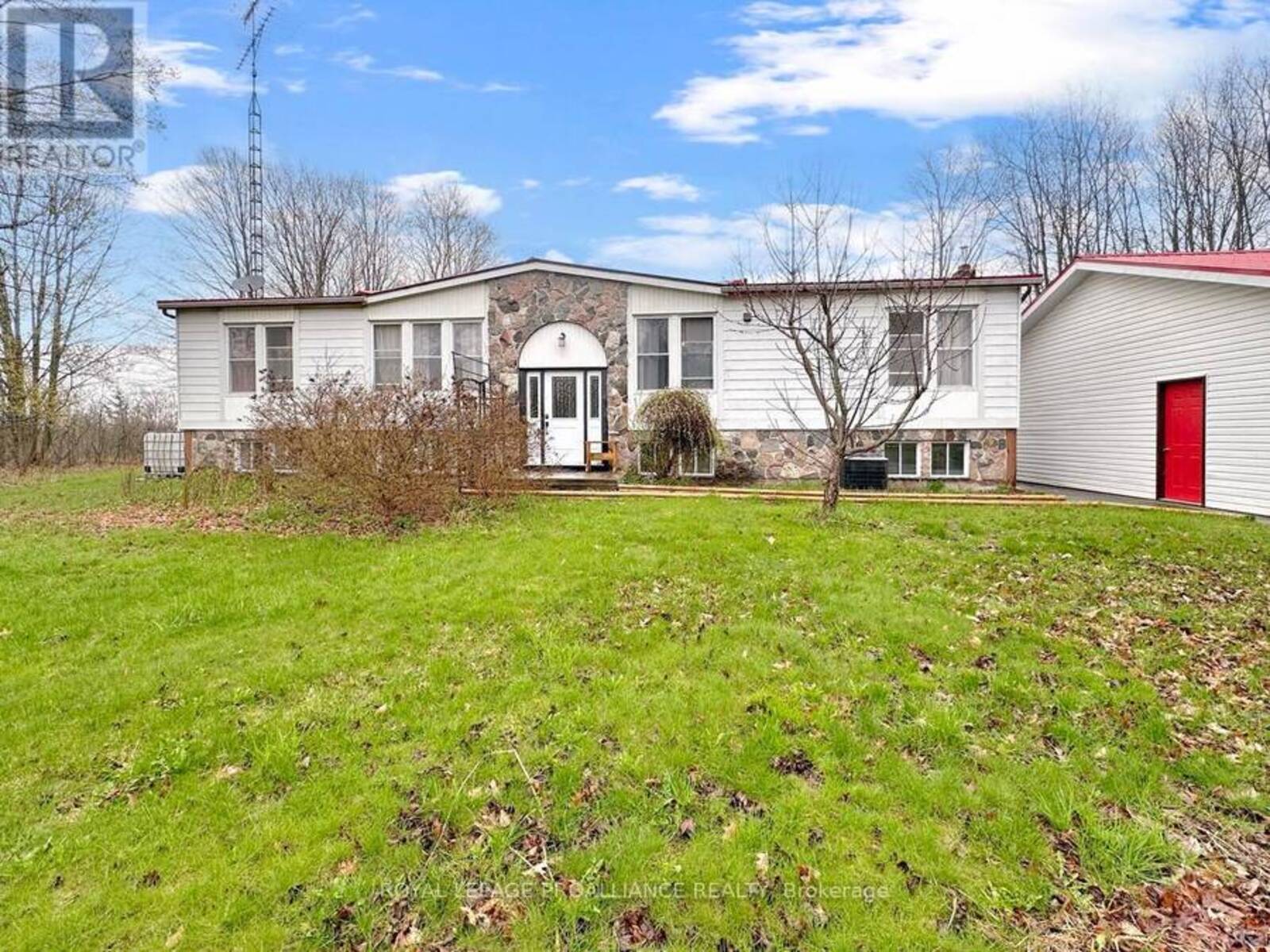 19656 LOYALIST PARKWAY, Prince Edward, Ontario K0K 1T0