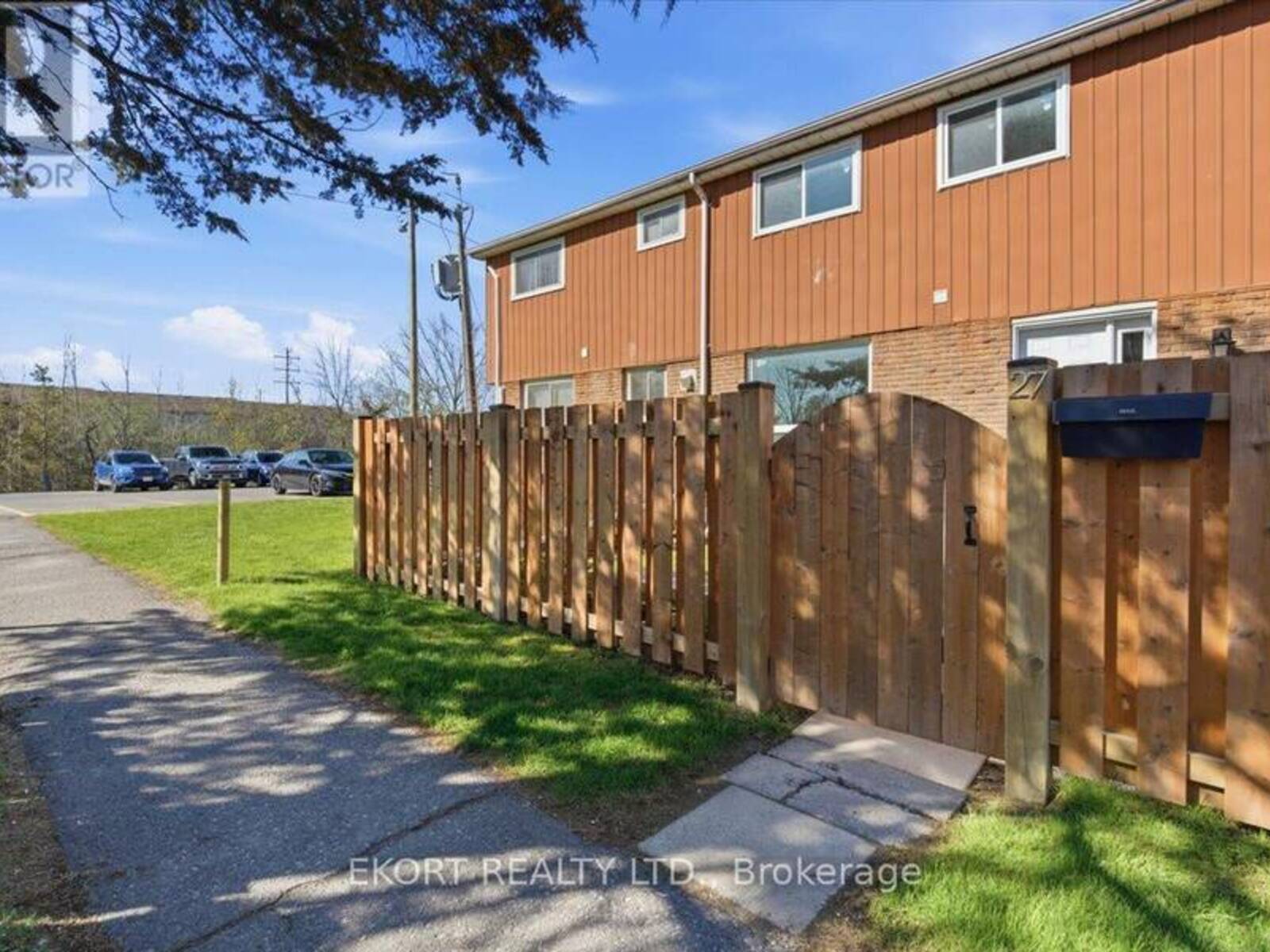 27 - 17 TRACEY PARK DRIVE, Belleville, Ontario K8P 4R4