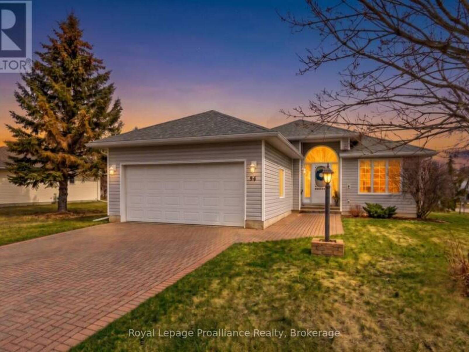 94 SANDBANKS COURT, Prince Edward, Ontario K0K 3L0