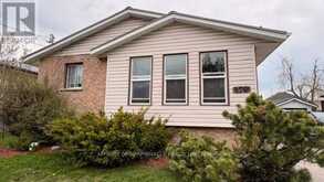 178 COLBORNE STREET W | Lindsay Ontario | Slide Image One