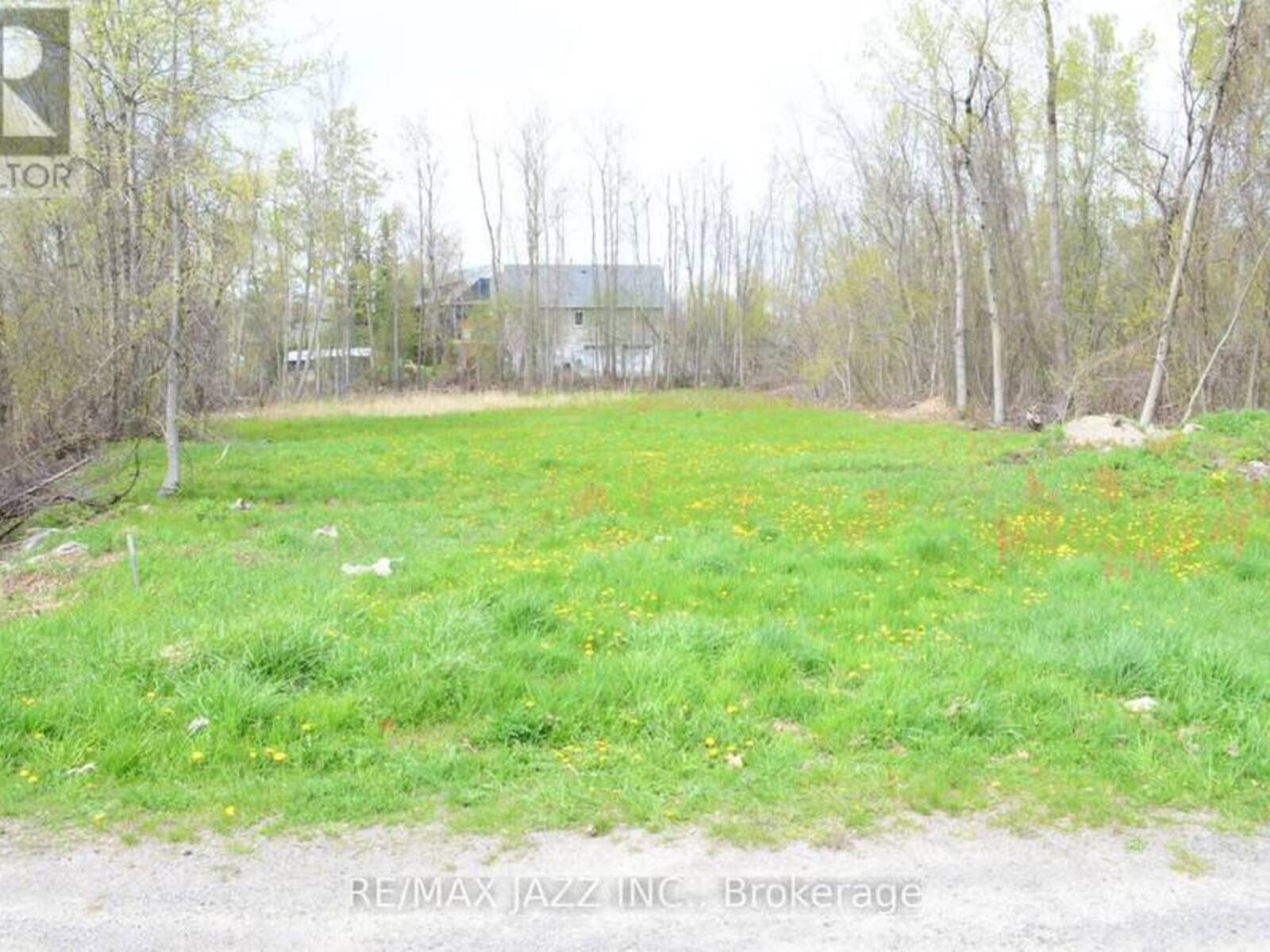 8 HELEN CRESCENT, Kawartha Lakes, Ontario K0M 2C0