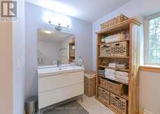 2776 MUSKOKA RD. 117 ROAD S | Baysville Ontario | Slide Image Thirty-two